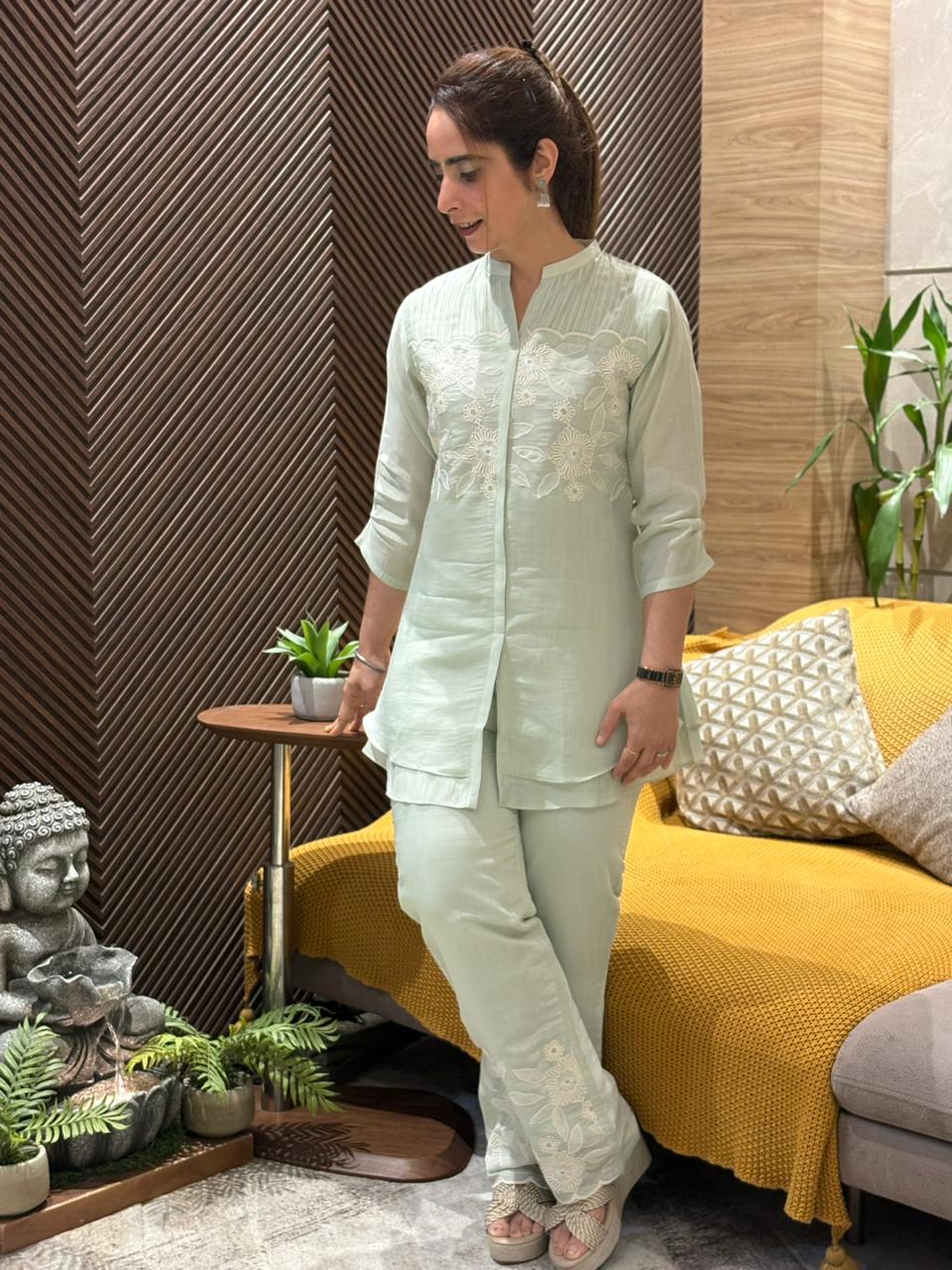 Effortless elegance with this beautifully designed cord set