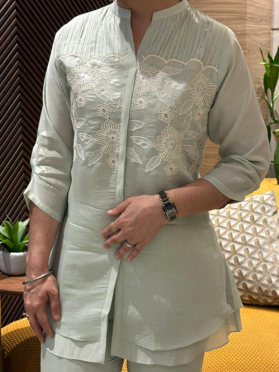 Effortless elegance with this beautifully designed cord set