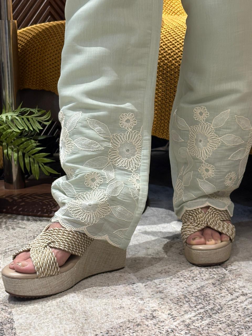 Effortless elegance with this beautifully designed cord set