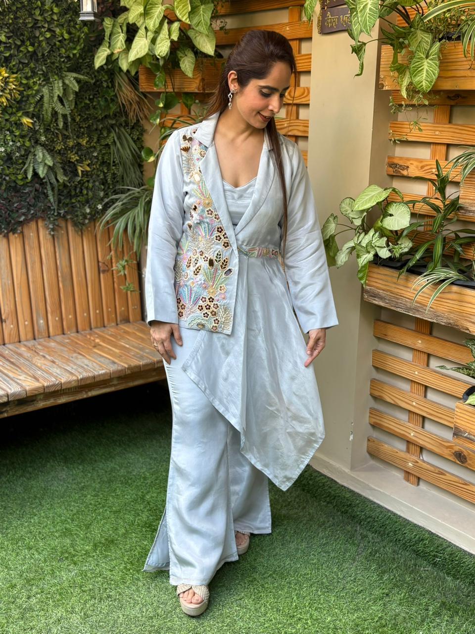 Modern styling with this stunning cord set