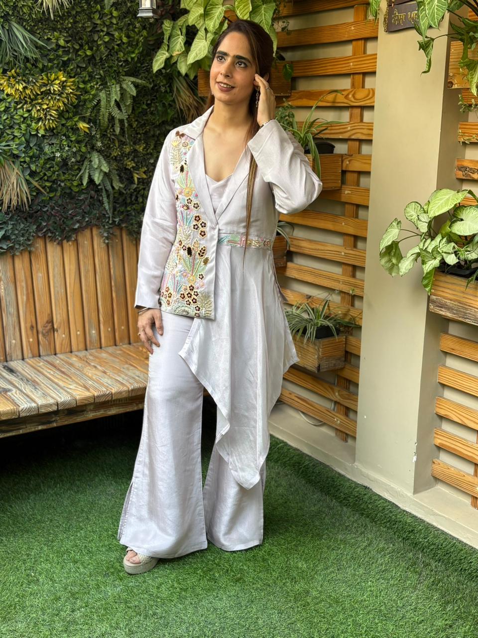 Modern styling with this stunning cord set