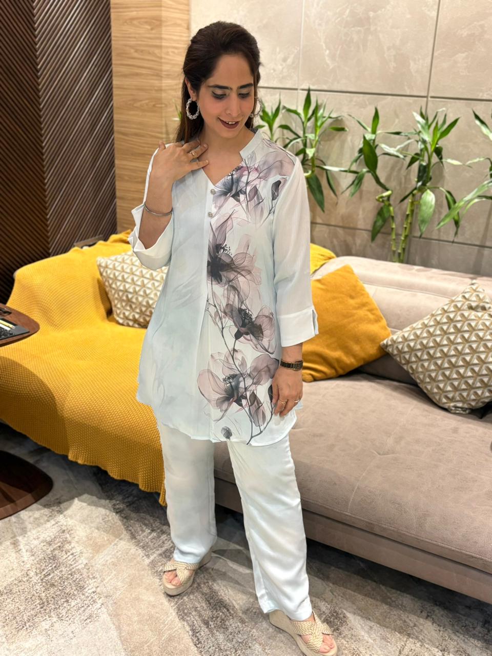 Beautiful cord set crafted in soft chiffon crape fabric