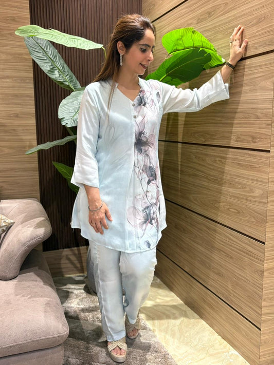 Beautiful cord set crafted in soft chiffon crape fabric