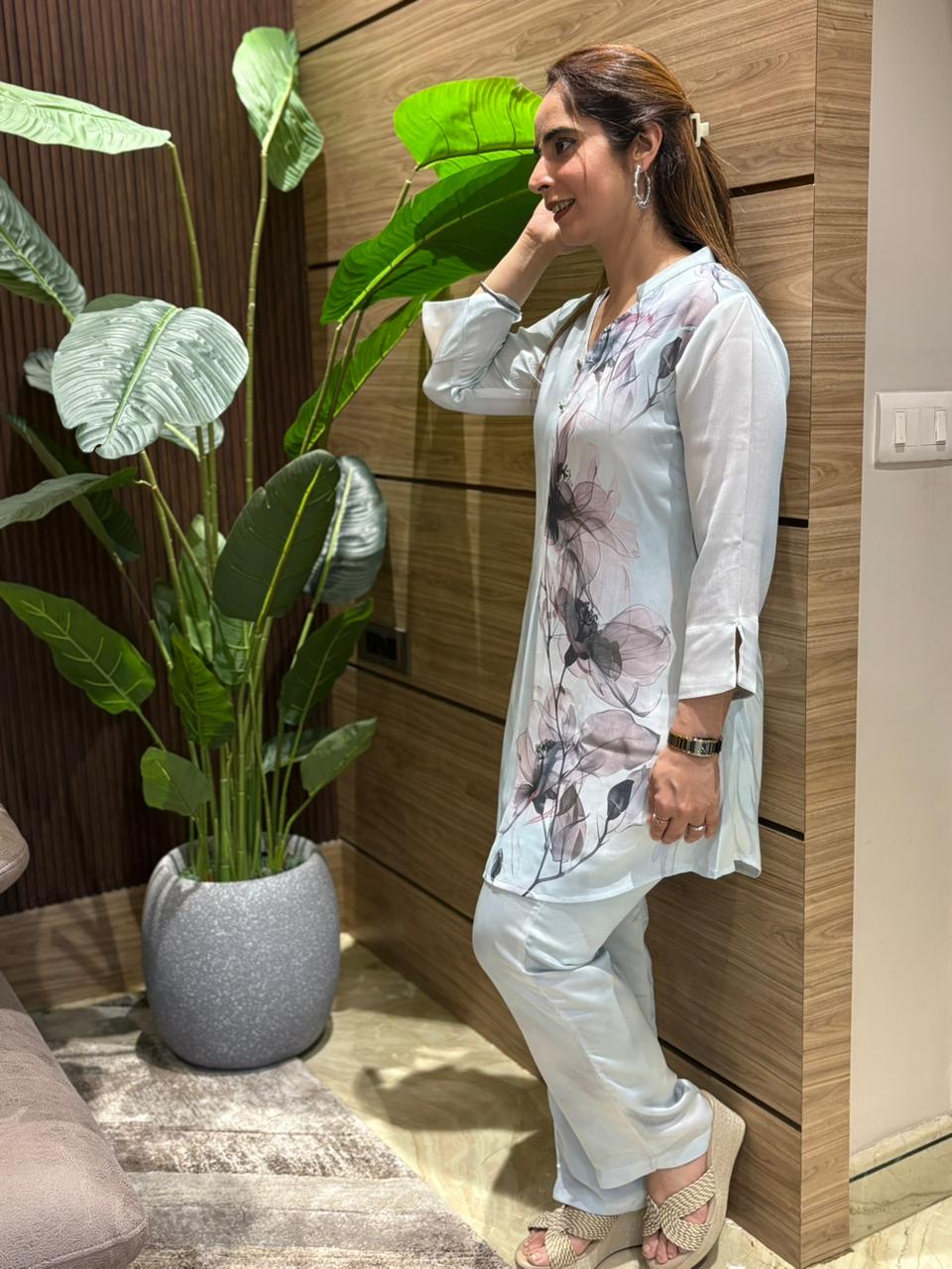 Beautiful cord set crafted in soft chiffon crape fabric