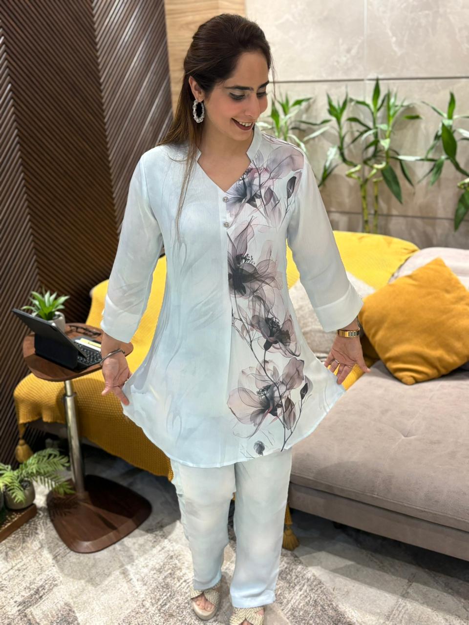 Beautiful cord set crafted in soft chiffon crape fabric