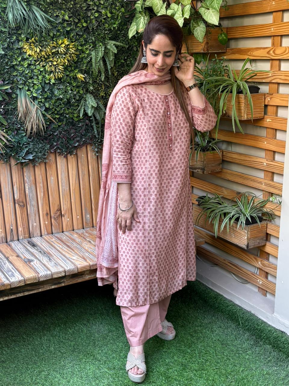 Beautifully crafted linen cotton kurta set