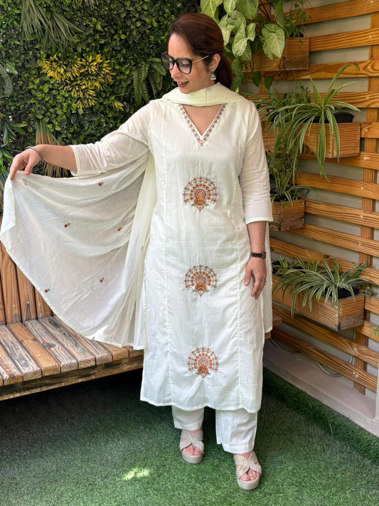 Elegance with this beautifully crafted cotton kurti set,