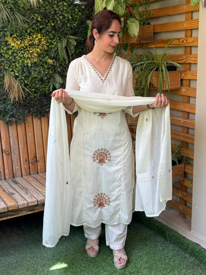 Elegance with this beautifully crafted cotton kurti set,