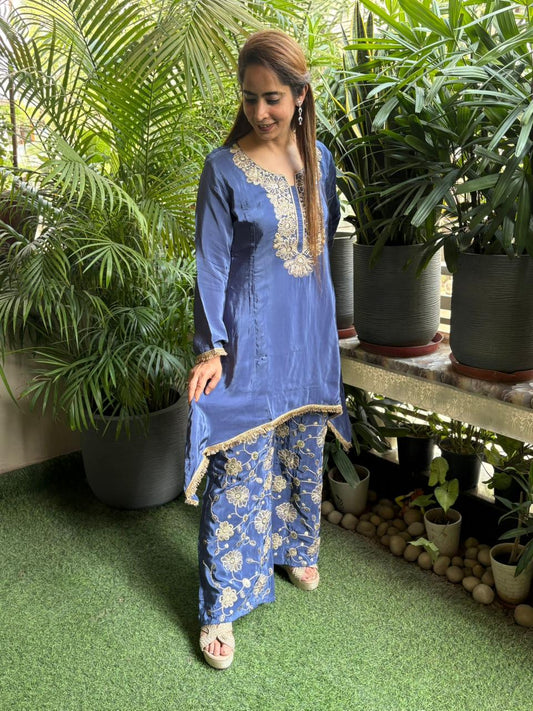 Elegance with this stunning cord set