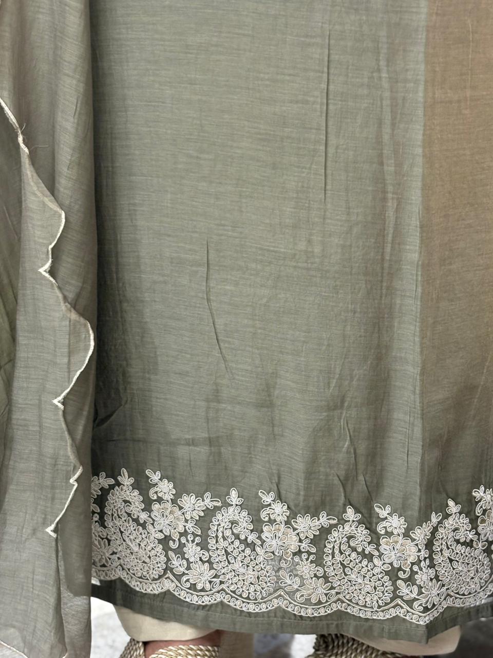 Elegance with this beautiful unstitched suit