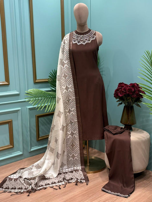 Effortless elegance with this A-line kurti set