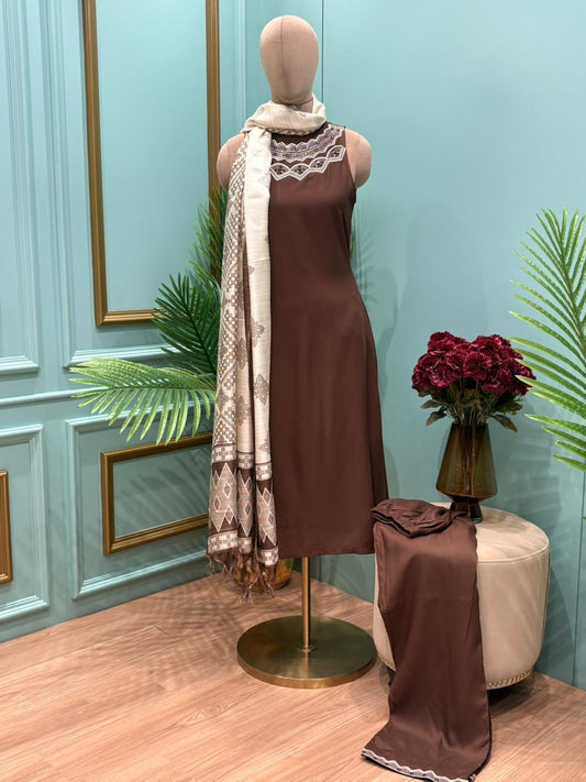 Effortless elegance with this A-line kurti set