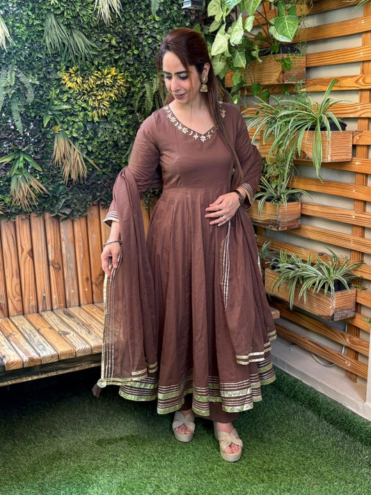 Elegance in this beautifully crafted Anarkali set