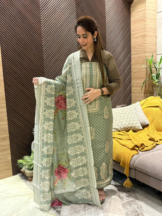 Refresh your wardrobe with this elegant unstitched suit