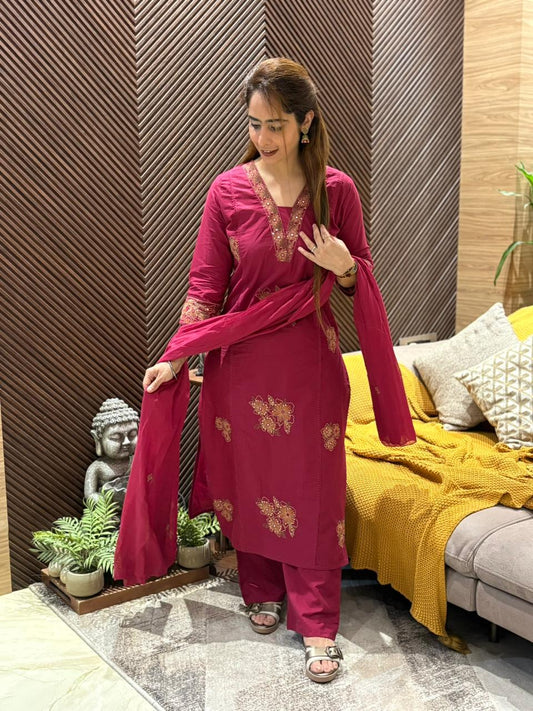 Comfort in this beautiful cotton kurti set