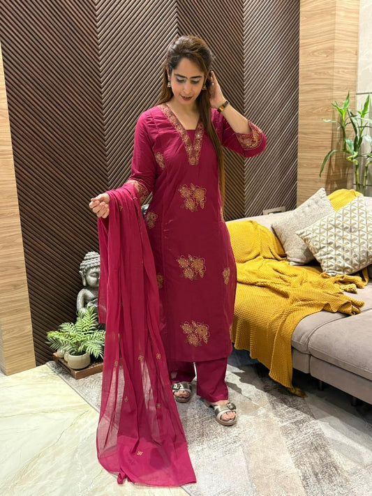 Comfort in this beautiful cotton kurti set