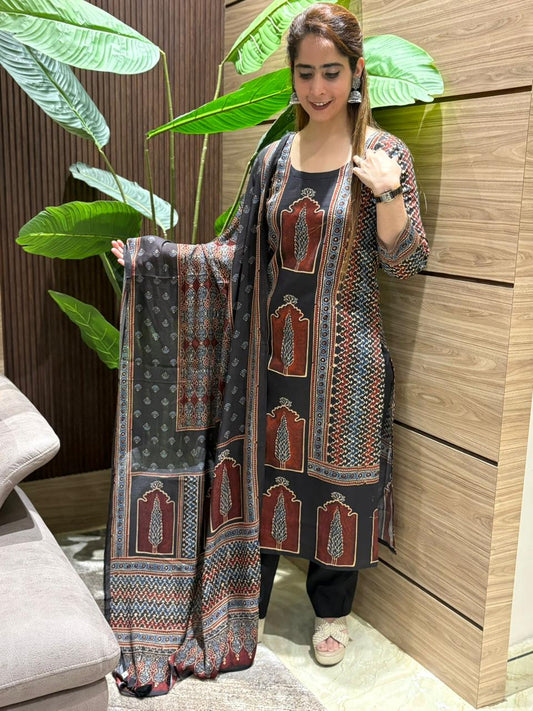 Beautifully designed muslin cotton kurti set