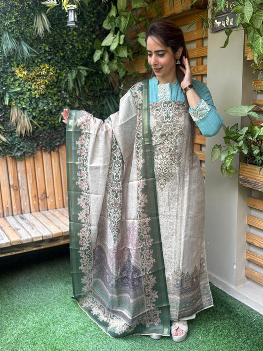 Beautiful unstitched fabric suit