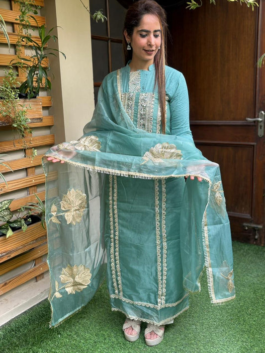 Stunning unstitched organza fabric suit