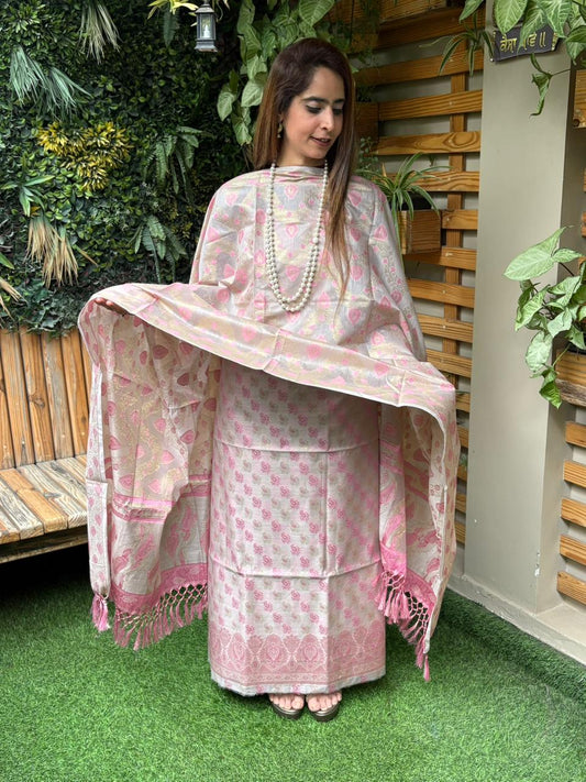 Luxurious unstitched suit