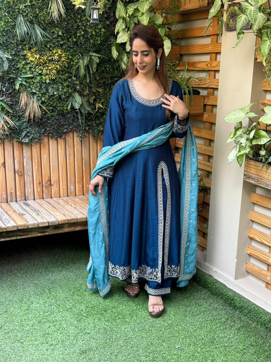Stunning Anarkali sui