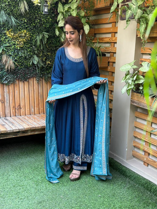 Stunning Anarkali sui