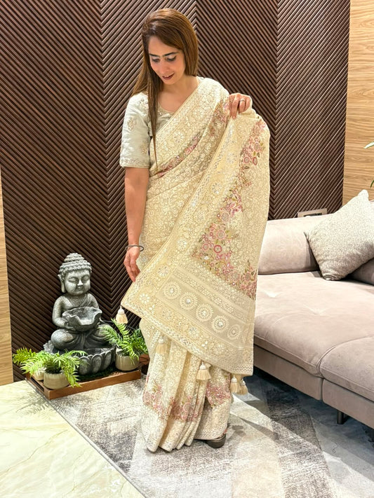 Stunning running saree crafted in pure georgette fabric