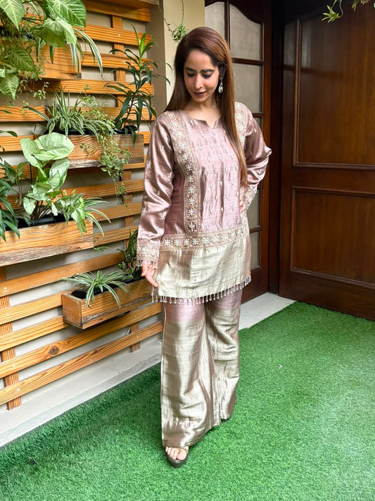 Luxurious tissue silk stunning ensemble