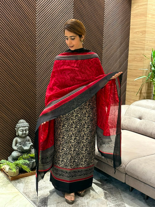 Elegant unstitched suit