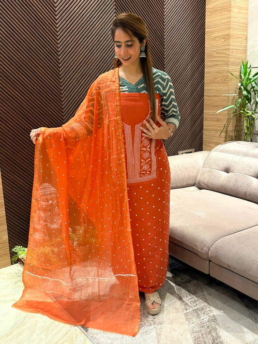 Elegant unstitched suit set