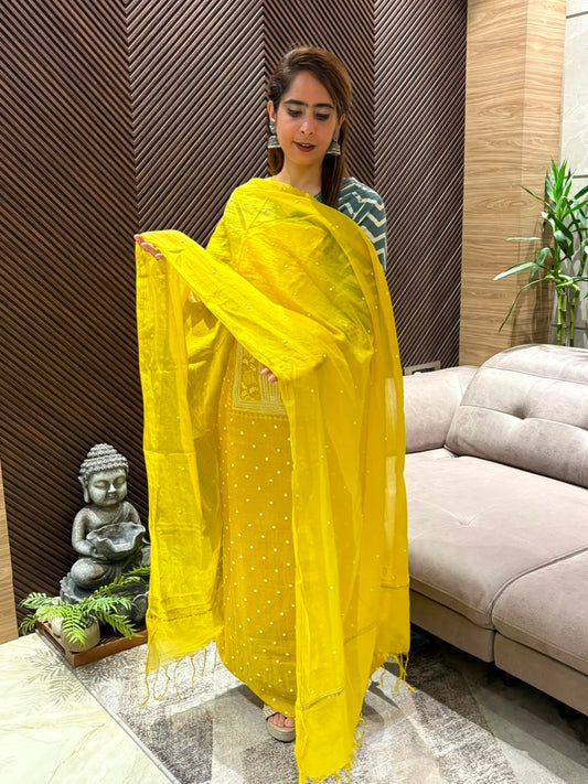 Elegant unstitched suit set
