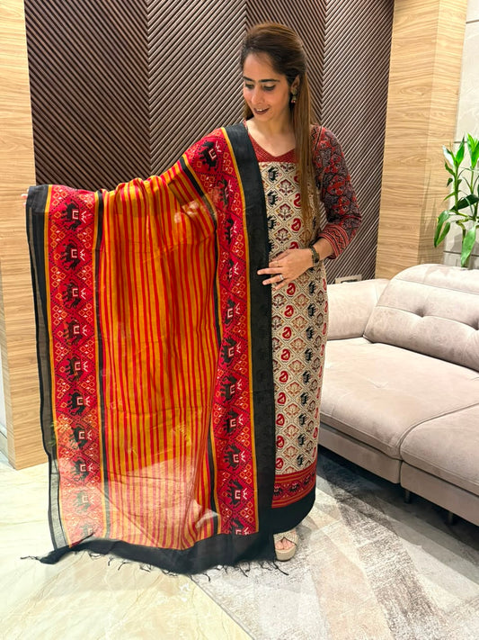 Elegant unstitched suit