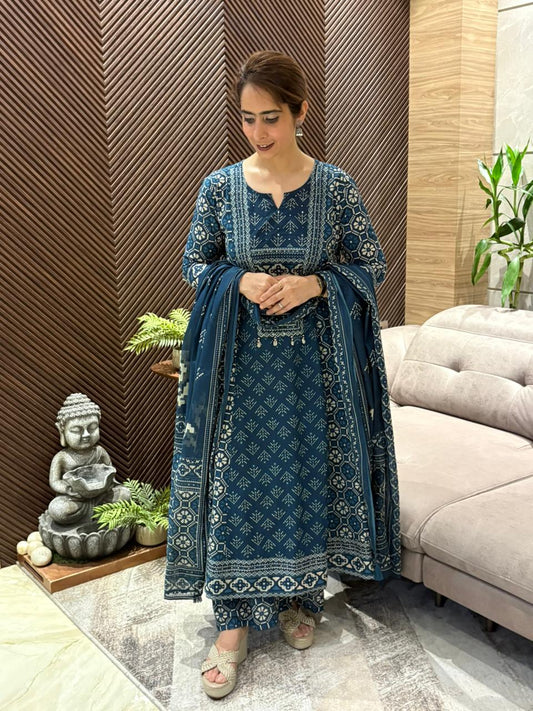 Graceful cotton Anarkali set