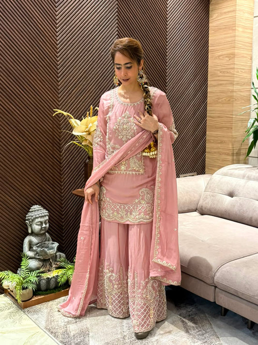 Stunning Chinon fabric kurta set