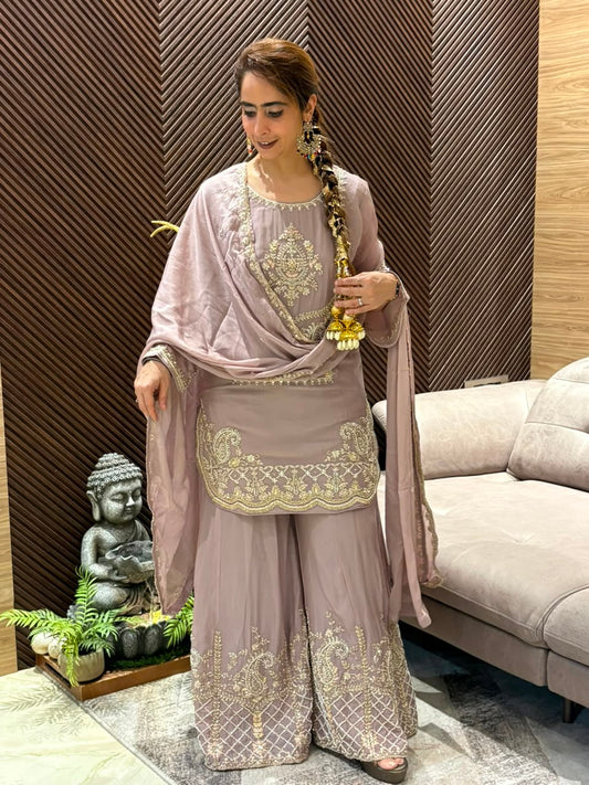 Stunning Chinon fabric kurta set
