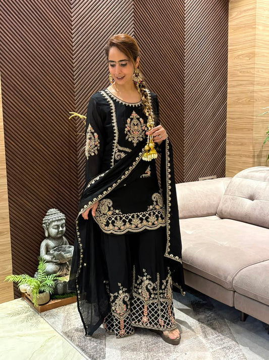 Stunning Chinon fabric kurta set