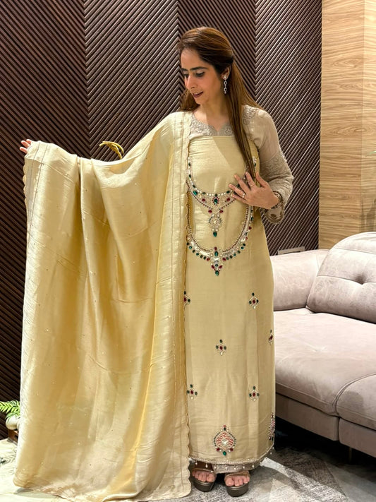 Luxurious unstitched suit