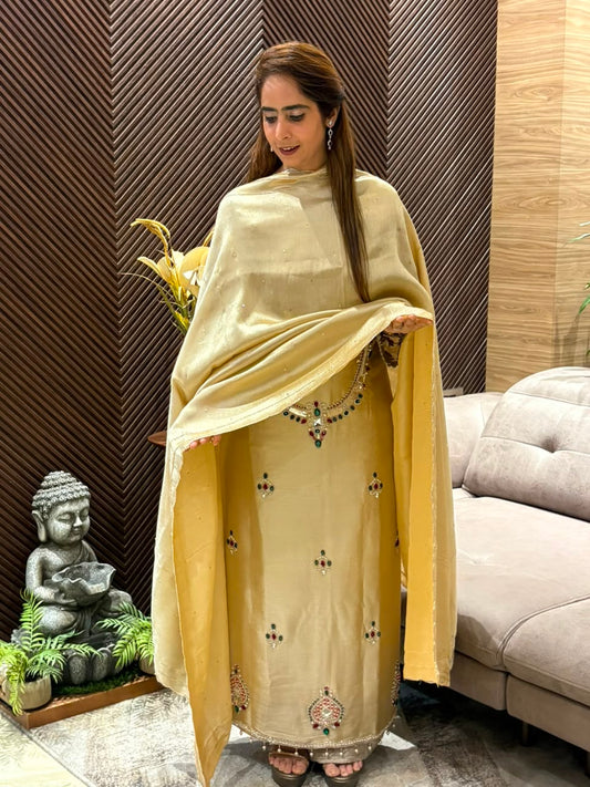 Luxurious unstitched suit