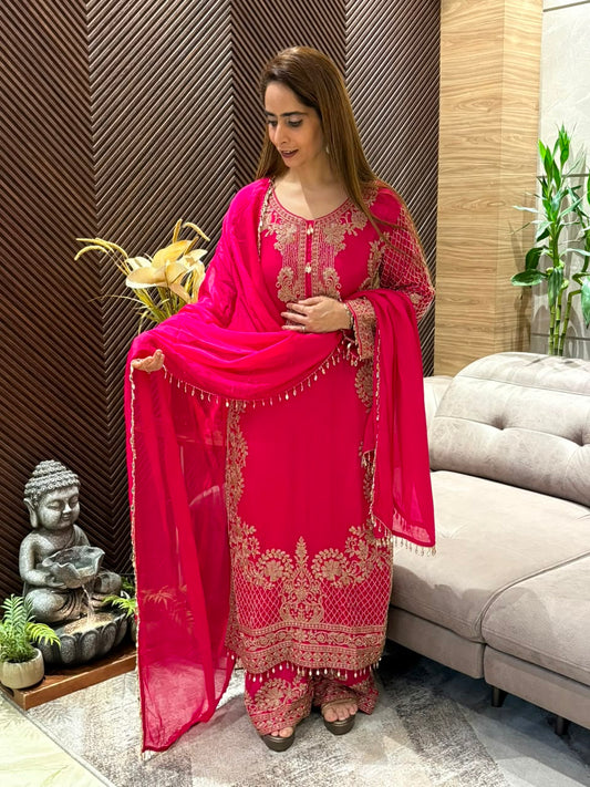 Stunning Pakistani Kurta Set