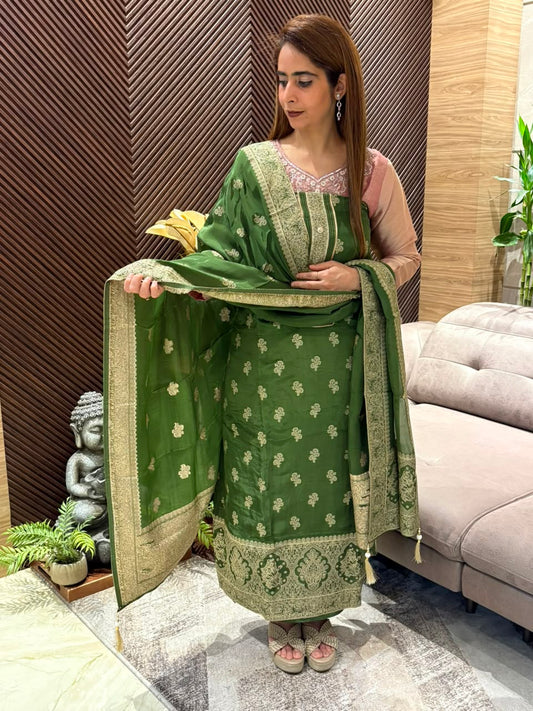 Elegant unstitched suit