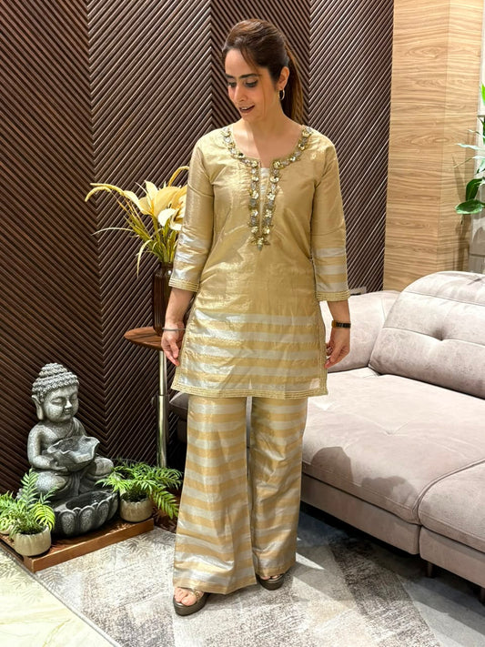 Elegant tissue shimmer cord set