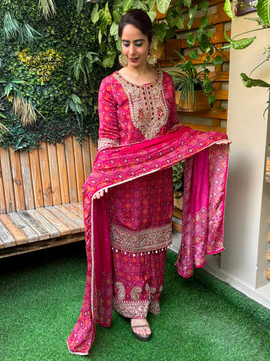 Elegant Chinon fabric kurti set