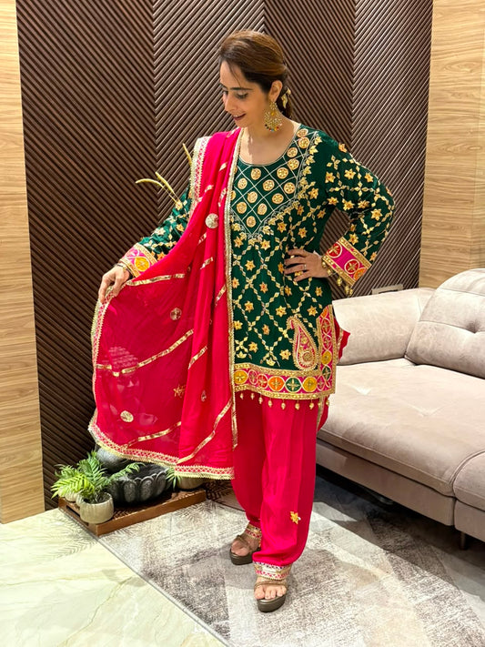 Luxurious crape fabric kurta set