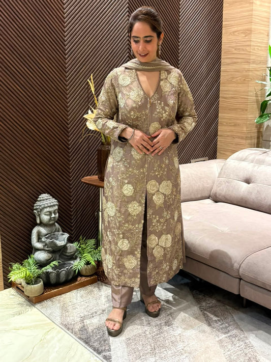 Elegant shimmer fabric kurta set