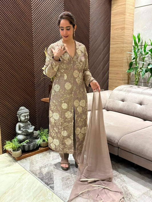 Elegant shimmer fabric kurta set