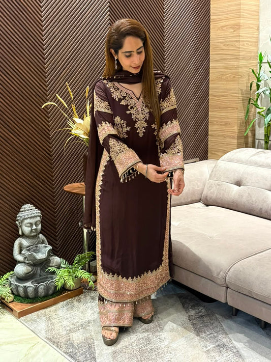 Exquisite Pakistani-style kurta set