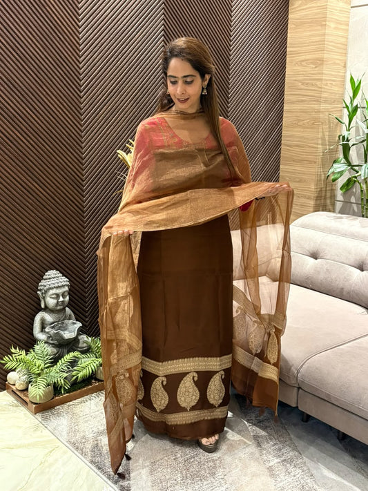 Graceful blend organza unstitched suit