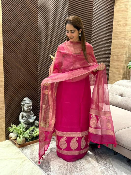 Graceful blend organza unstitched suit