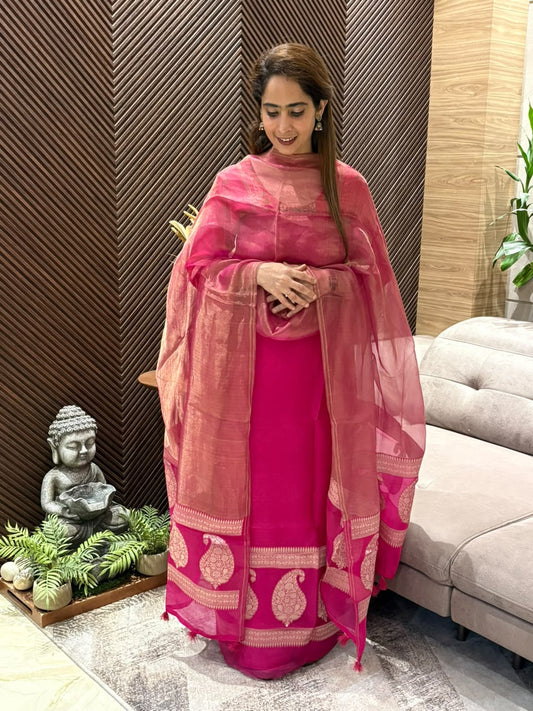 Graceful blend organza unstitched suit