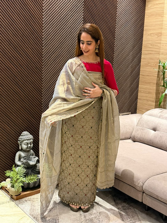 Luxurious tissue shimmer unstitched suit